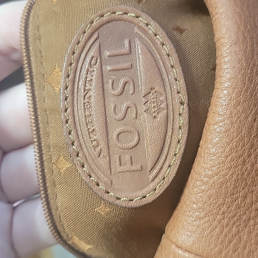 Fossil Leather Purse - Picture 8 of 13